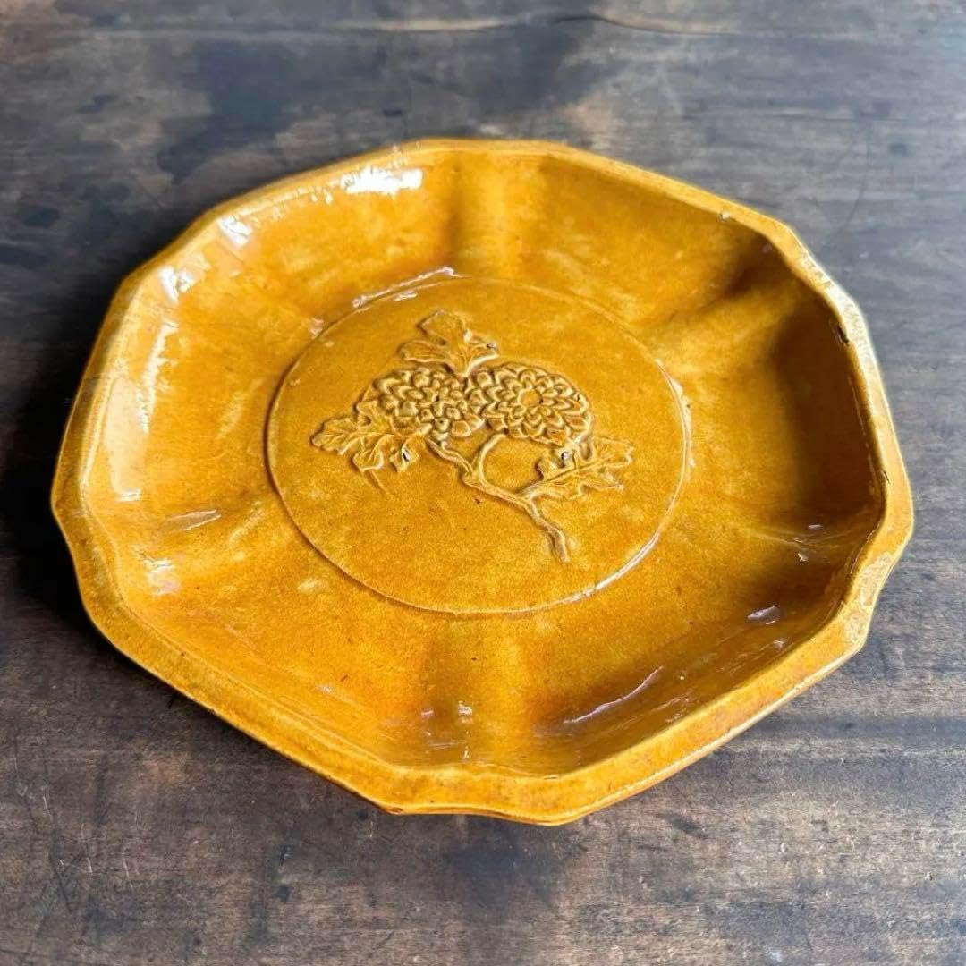 [希少!] 珉平焼 陽刻 草花図 中皿 輪花皿 淡路 骨董 古陶 アンティーク 珉平焼 陽刻 草花図 中皿 輪花皿 淡路 骨董 古陶 アンティーク